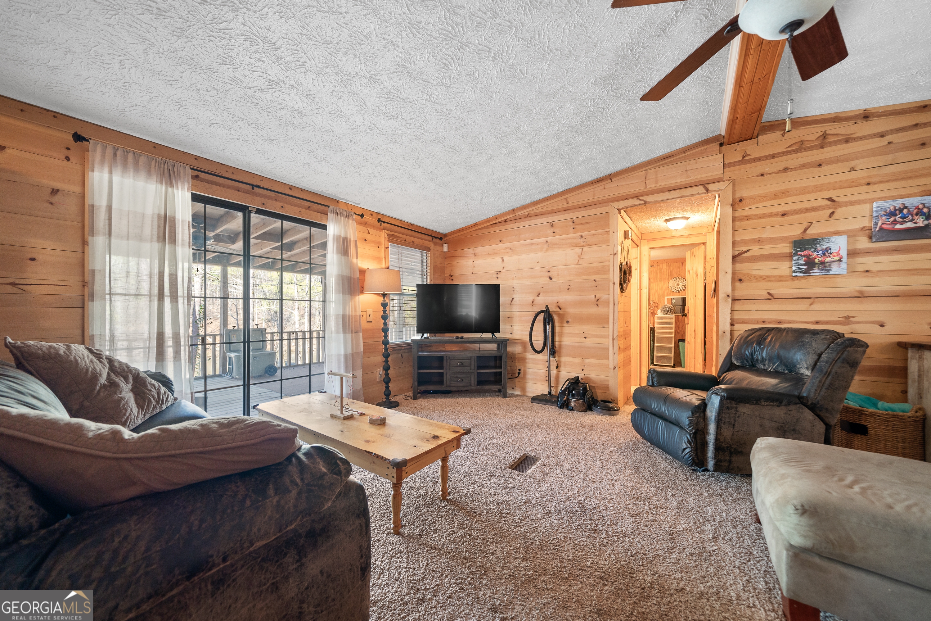 349 Susan Harper Road Sparta, GA 31087 - Photo 24 of 51 living room