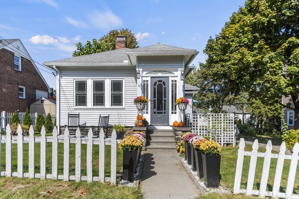 32 Kosta Street Worcester, MA 01607 - Photo 3 of 34 Gallery Image 3