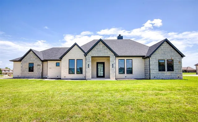 $699,800 | 1333 Canyon Lake Road, Wills Point, TX 75169