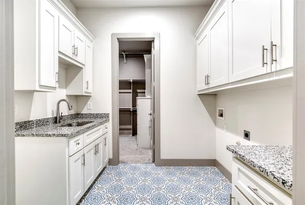 $699,800 | 1333 Canyon Lake Road, Wills Point, TX 75169