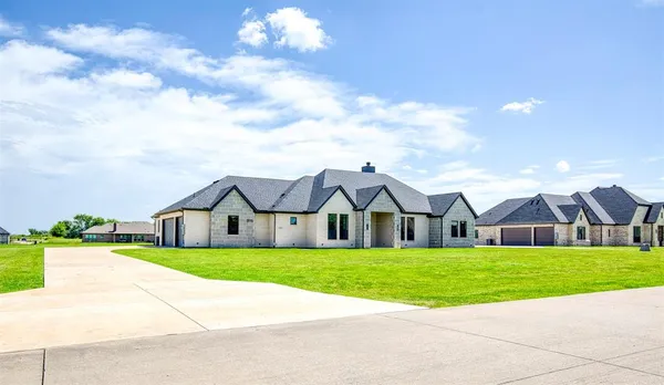 $699,800 | 1333 Canyon Lake Road, Wills Point, TX 75169