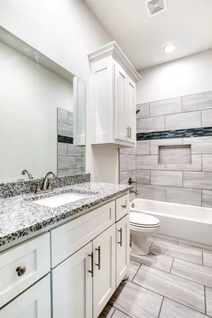 $699,800 | 1333 Canyon Lake Road, Wills Point, TX 75169