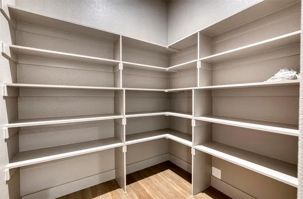 $699,800 | 1333 Canyon Lake Road, Wills Point, TX 75169