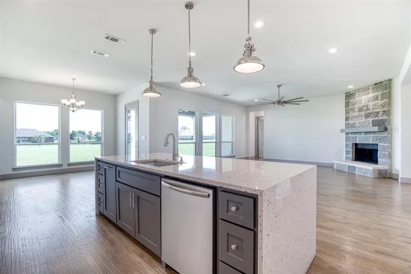 $699,800 | 1333 Canyon Lake Road, Wills Point, TX 75169