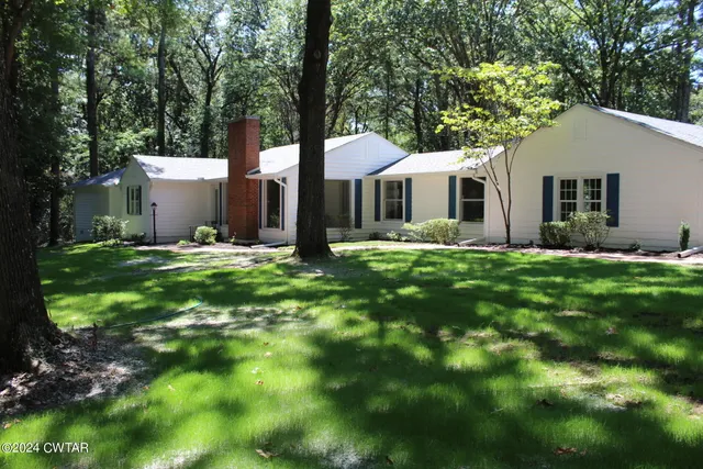 $469,900 | 137 Gibson Drive, Henderson, TN 38340