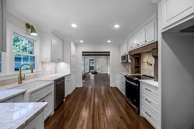 $469,900 | 137 Gibson Drive, Henderson, TN 38340