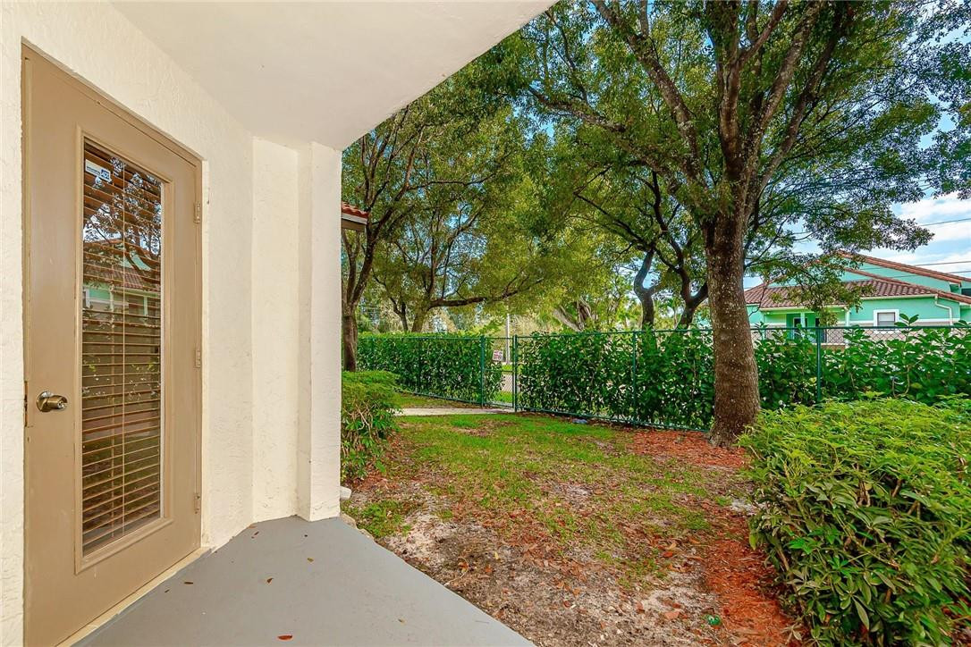 620 South Park Road, Unit 213 Hollywood, FL 33021 - Photo 19 of 28 a view of a room with a trees in front of it