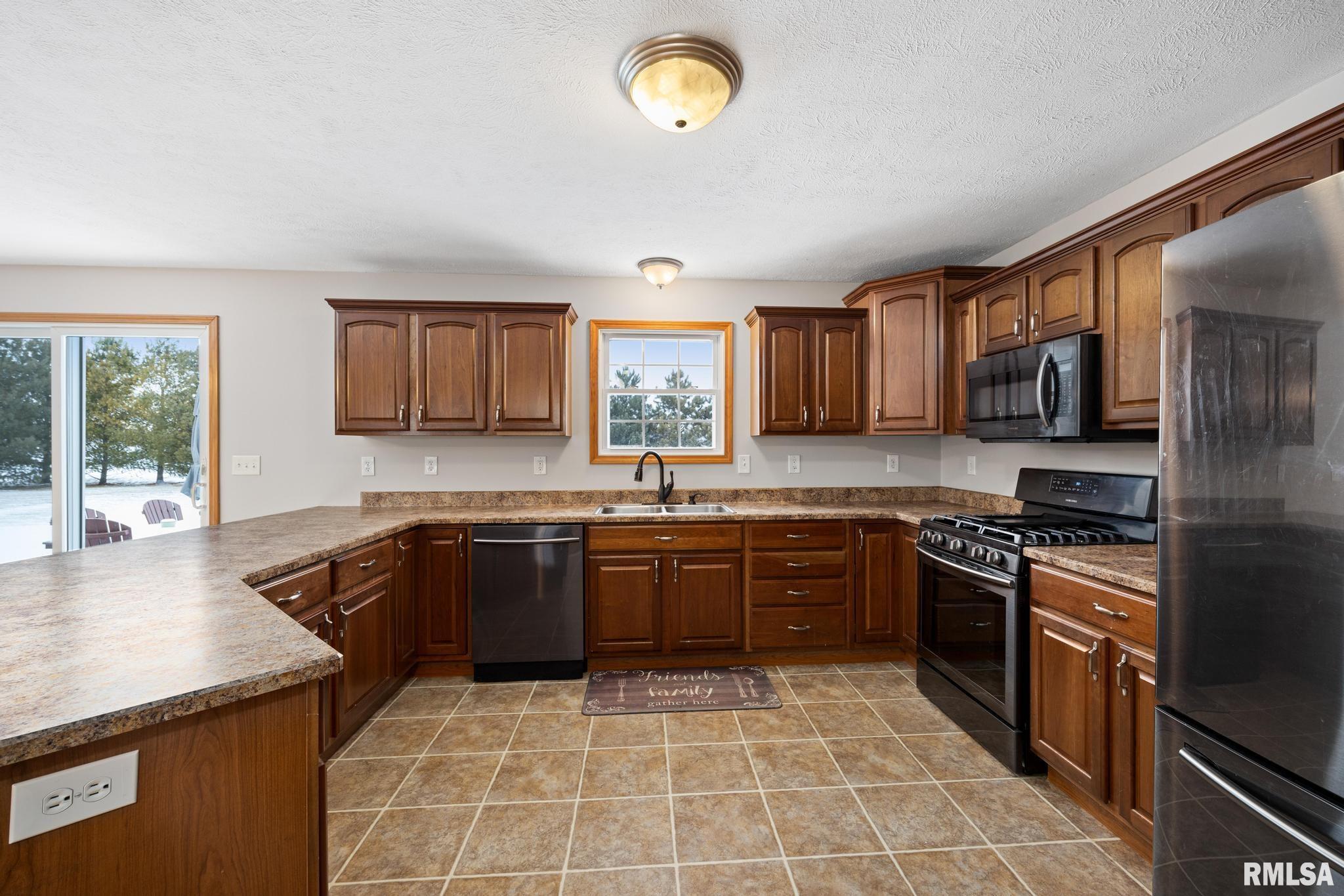12505 North Maher Road Brimfield, IL 61517 - Photo 11 of 35 Gallery Image 11