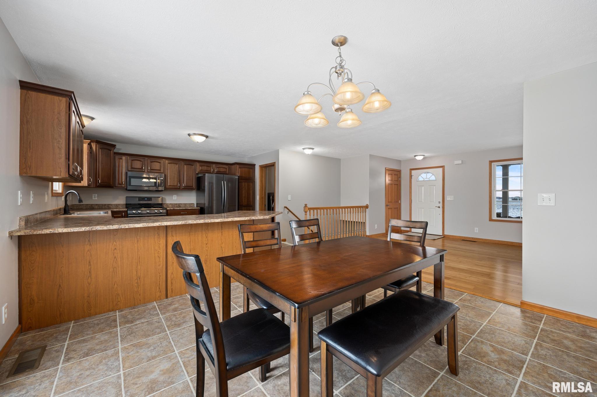 12505 North Maher Road Brimfield, IL 61517 - Photo 9 of 35 Gallery Image 9