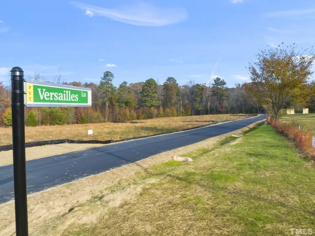 a view of an outdoor space and a yard