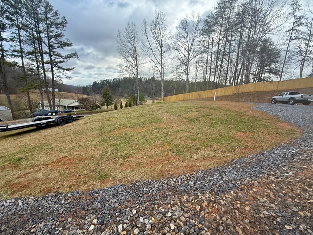 954 Croft Chapel Road Turtletown, TN 37391 - Photo 6 of 8 a backyard of a house with trees