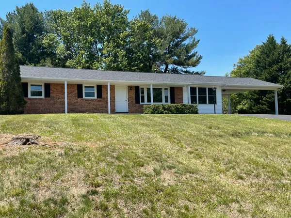 $344,900 | 1018 Woodhaven Drive, Bedford, VA 24523