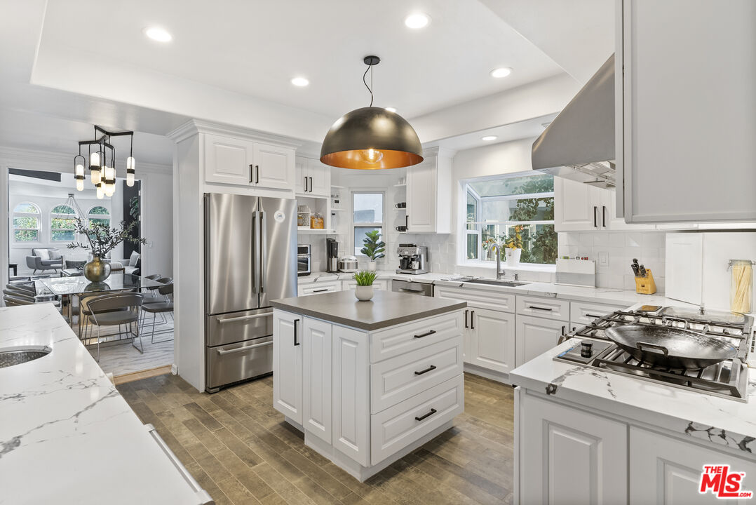 7806 West 79th Street Playa del Rey, CA 90293 - Photo 9 of 54 Gallery Image 9