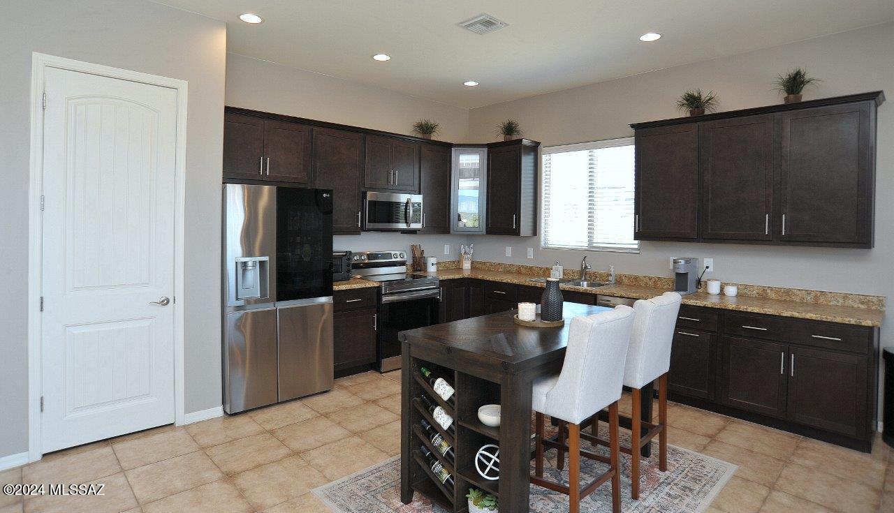 13867 East Bear Back Ridge Place Vail, AZ 85641 - Photo 13 of 40 Gallery Image 13