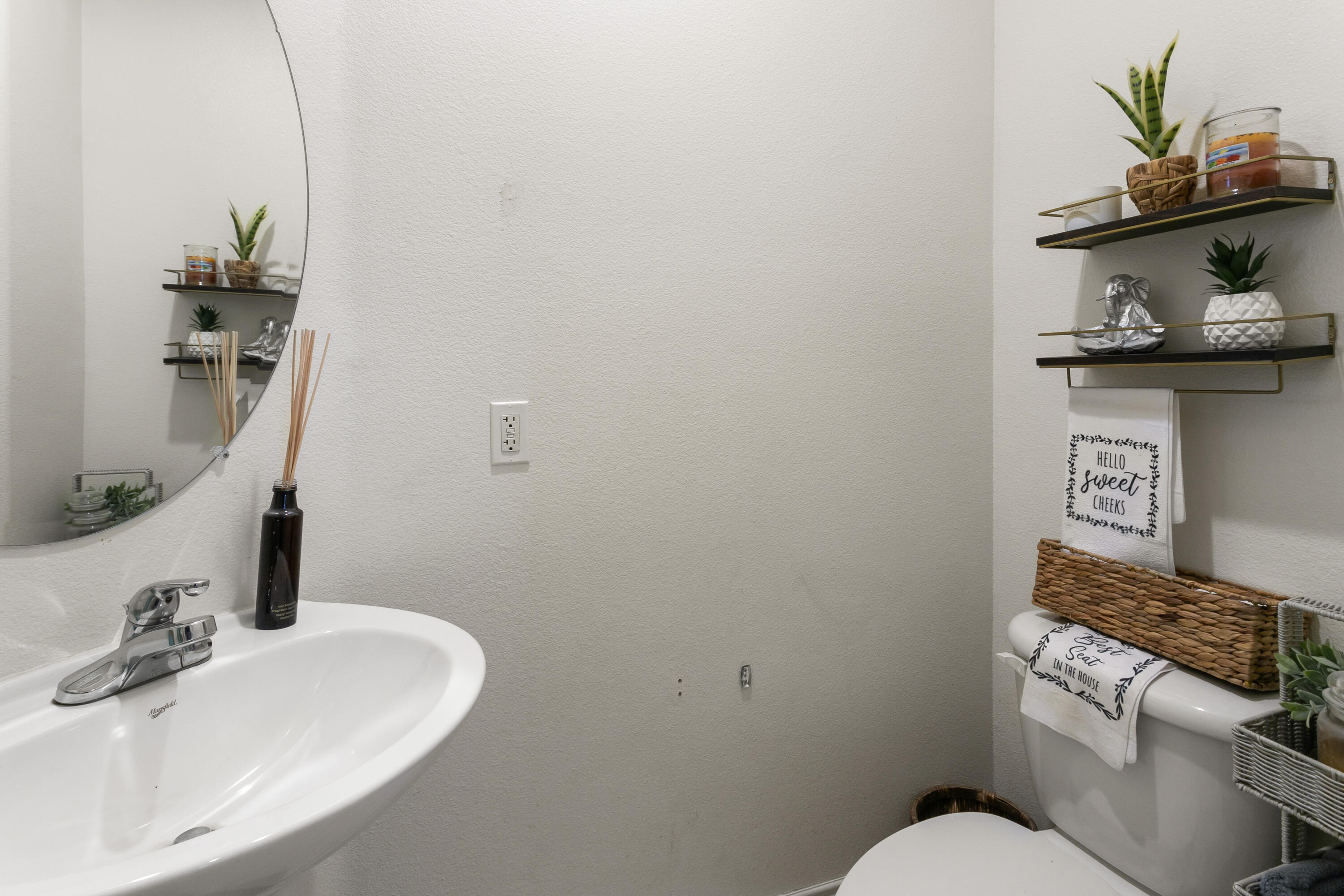 49870 Lewis Road Indio, CA 92201 - Photo 35 of 47 a bathroom with a sink and a toilet