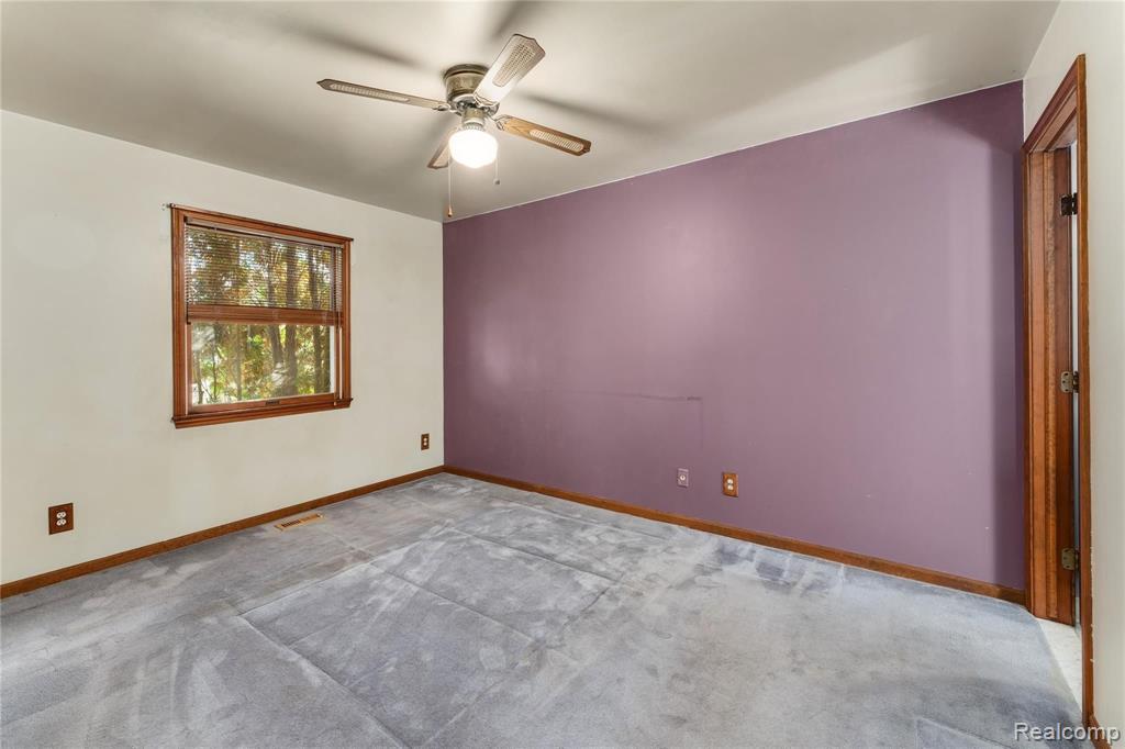 30459 South Gibraltar Road Gibraltar, MI 48173 - Photo 11 of 25