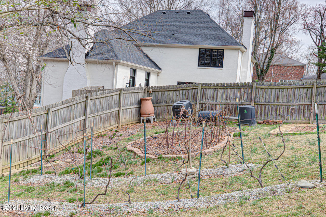 7204 Fox Harbor Road Prospect, KY 40059 - Photo 64 of 71 7204_Fox_Harbor_Rd-71