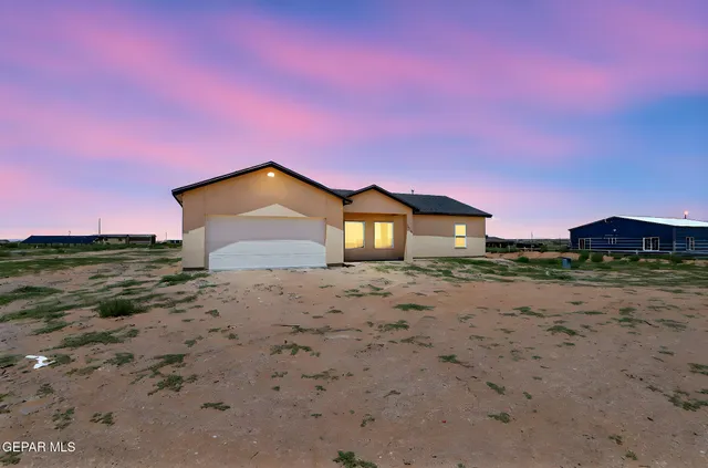 $284,000 | 1373 Gobi Desert Drive, Chaparral, NM 88081