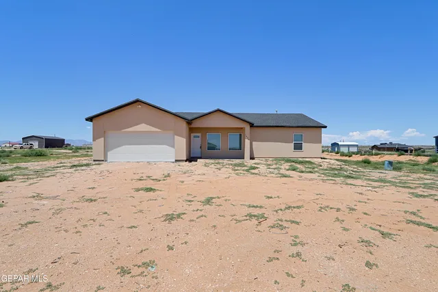 $284,000 | 1373 Gobi Desert Drive, Chaparral, NM 88081