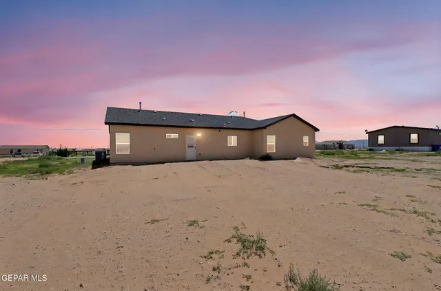 $284,000 | 1373 Gobi Desert Drive, Chaparral, NM 88081