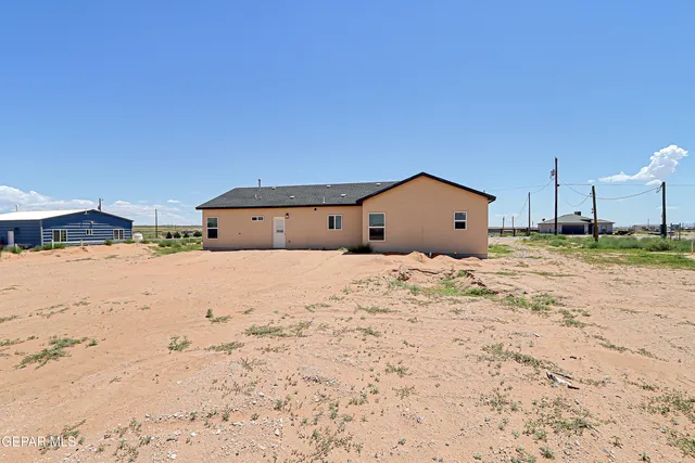 $284,000 | 1373 Gobi Desert Drive, Chaparral, NM 88081