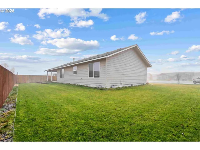 $369,000 | 205 Southwest Eagle Drive, Boardman, OR 97818