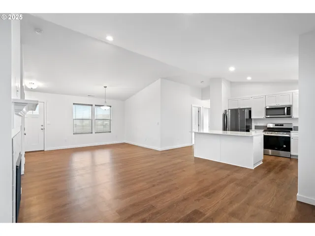 $369,000 | 205 Southwest Eagle Drive, Boardman, OR 97818