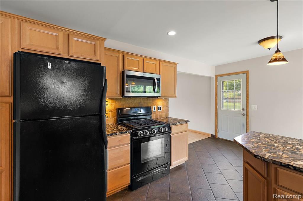 3500 Emmons Avenue Rochester Hills, MI 48307 - Photo 16 of 34