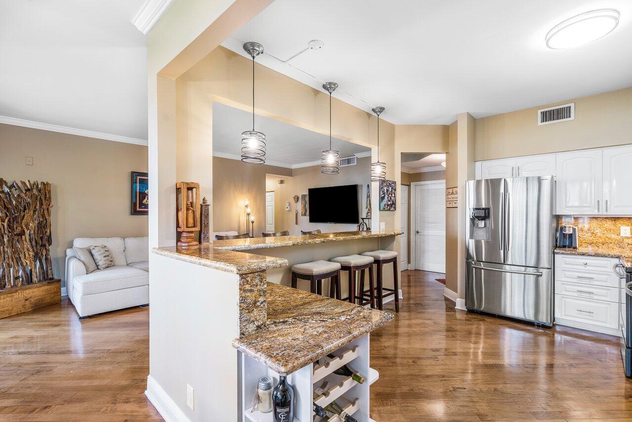 5790 Coach House Circle, Unit D Boca Raton, FL 33486 - Photo 11 of 28 012-5790CoachHouseCircle-BocaRaton-FL-33