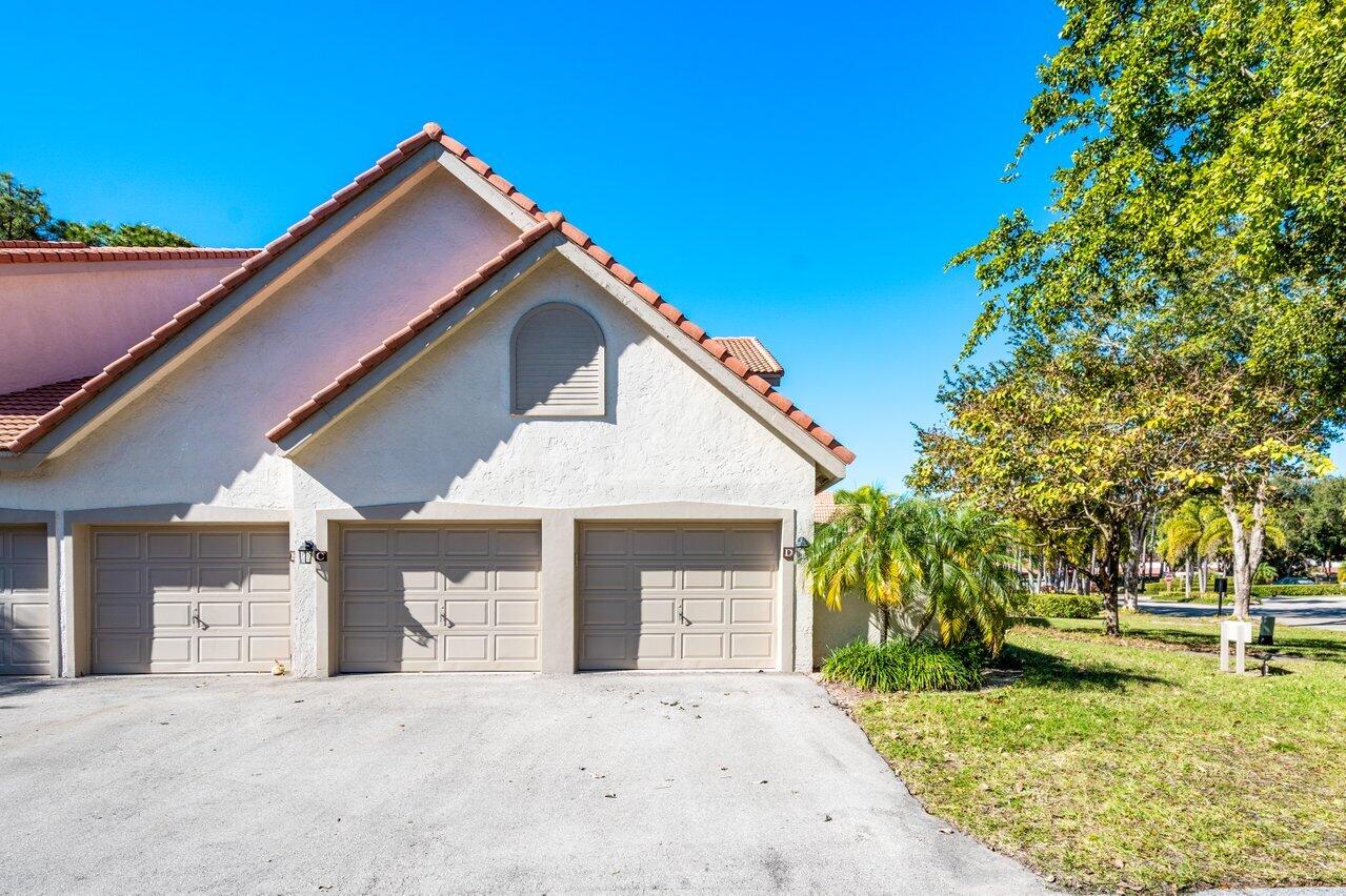 5790 Coach House Circle, Unit D Boca Raton, FL 33486 - Photo 3 of 28 003-5790CoachHouseCircle-BocaRaton-FL-33