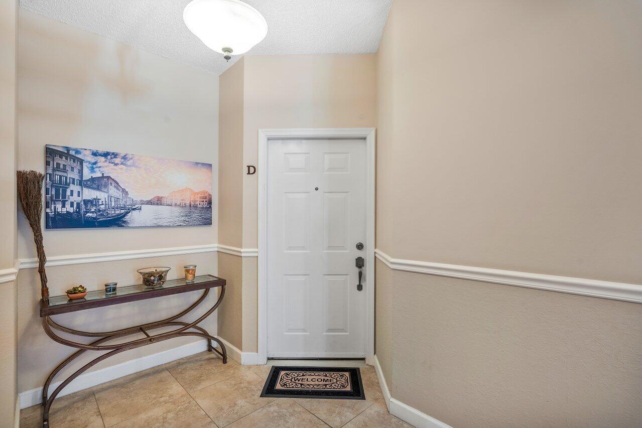 5790 Coach House Circle, Unit D Boca Raton, FL 33486 - Photo 5 of 28 006-5790CoachHouseCircle-BocaRaton-FL-33