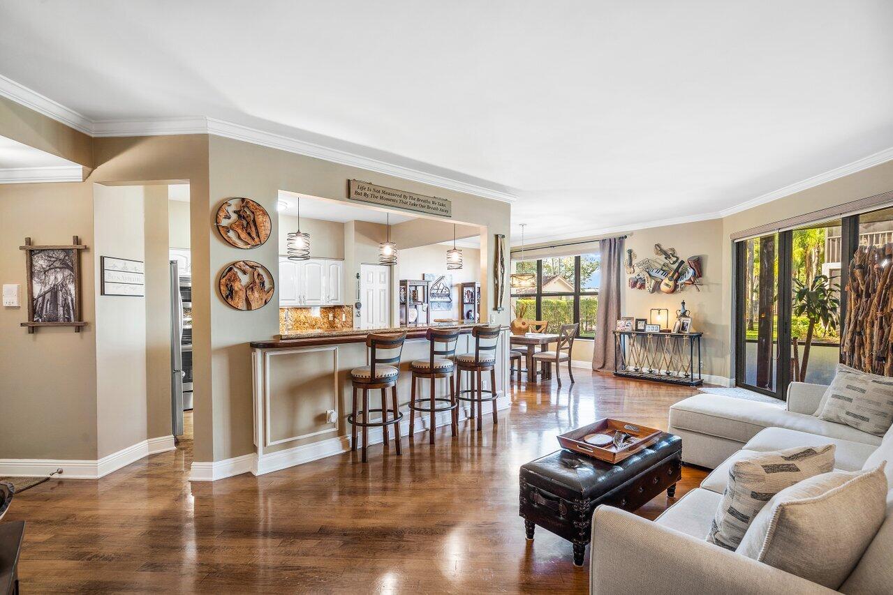 5790 Coach House Circle, Unit D Boca Raton, FL 33486 - Photo 7 of 28 008-5790CoachHouseCircle-BocaRaton-FL-33