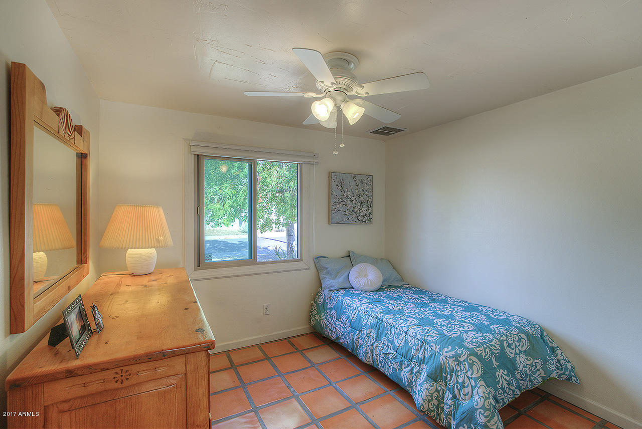 1423 West Thunderbird Road Phoenix, AZ 85023 - Photo 17 of 25 Bedroom 2