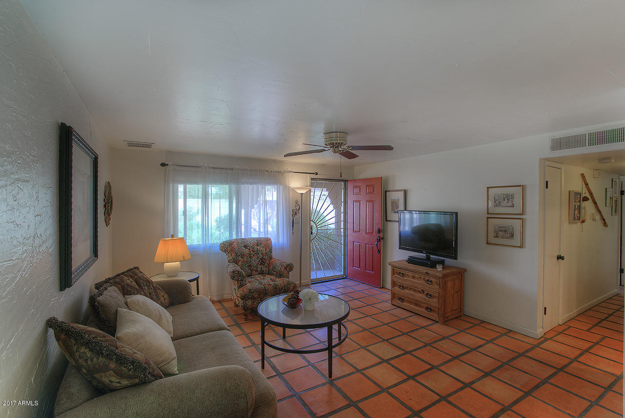 1423 West Thunderbird Road Phoenix, AZ 85023 - Photo 4 of 25 Great Room