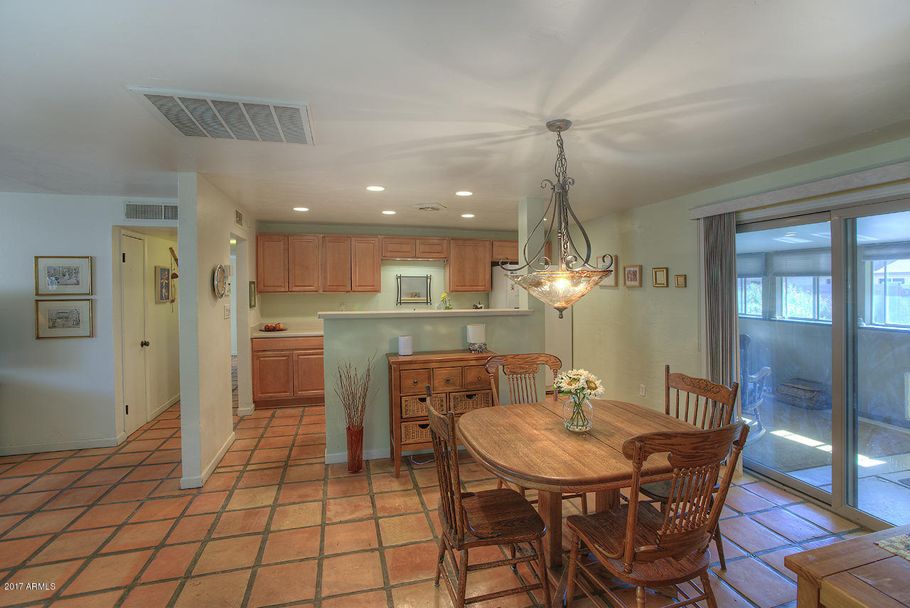 1423 West Thunderbird Road Phoenix, AZ 85023 - Photo 6 of 25 Dining Area2