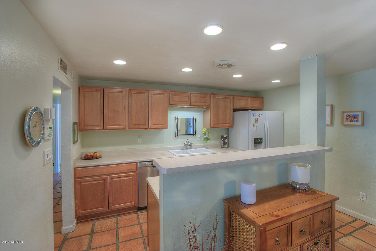 1423 West Thunderbird Road Phoenix, AZ 85023 - Photo 7 of 25 KItchen