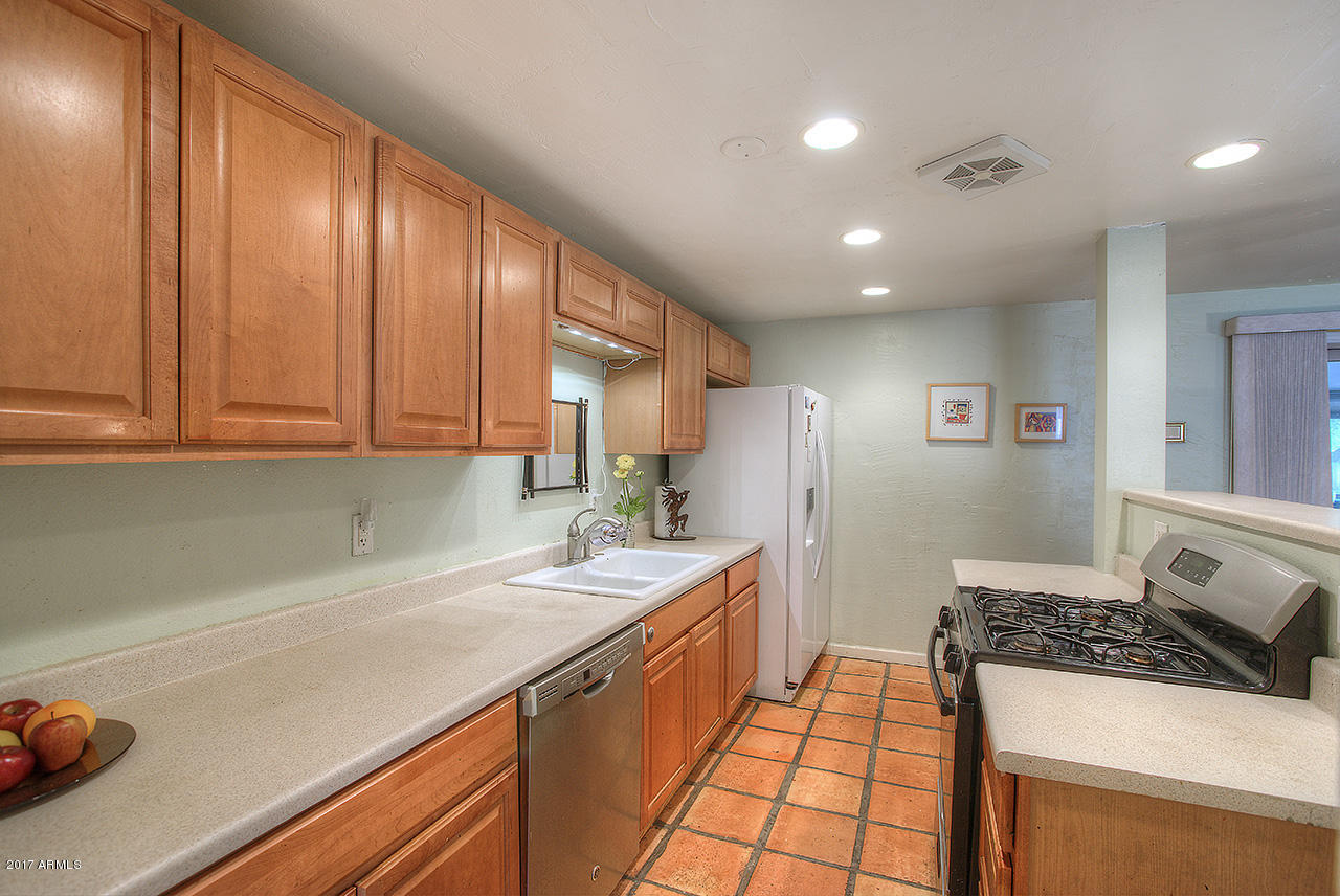 1423 West Thunderbird Road Phoenix, AZ 85023 - Photo 9 of 25 KItchen