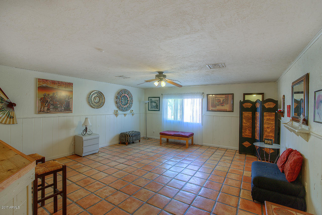 1423 West Thunderbird Road Phoenix, AZ 85023 - Photo 10 of 25 Family Room