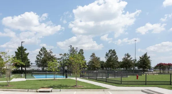 $1,666 | 19101 Town Ridge Lane, Unit 7211, Webster, TX 77598