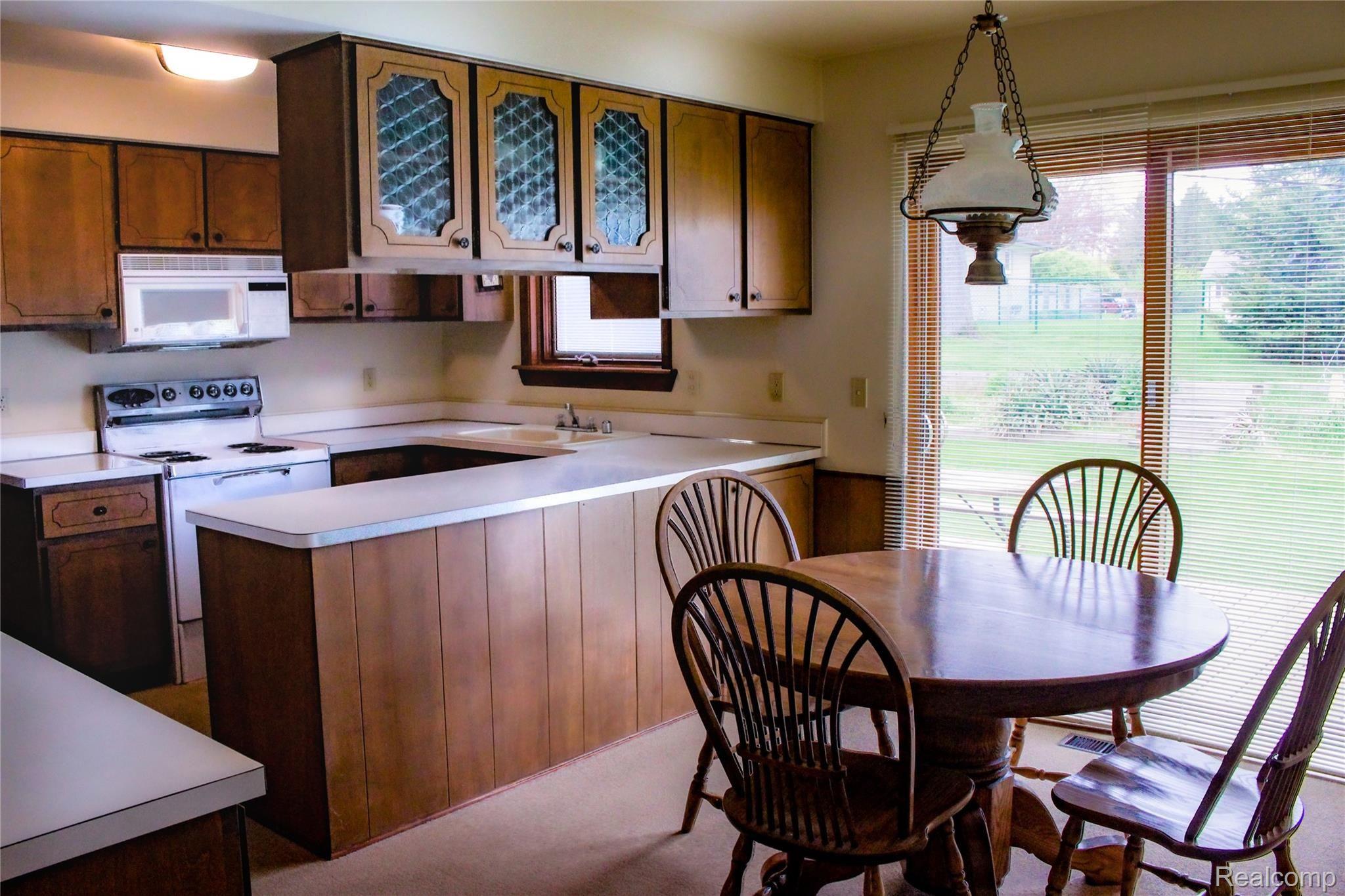 2074 Chalet Drive Rochester, MI 48309 - Photo 6 of 17 IMG_5208-HDR-2.jpg