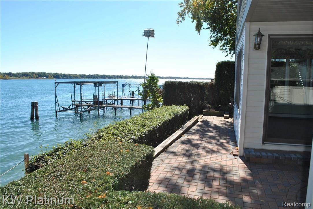1001 River Road St. Clair, MI 48079 - Photo 6 of 56 DSC_0072.JPG