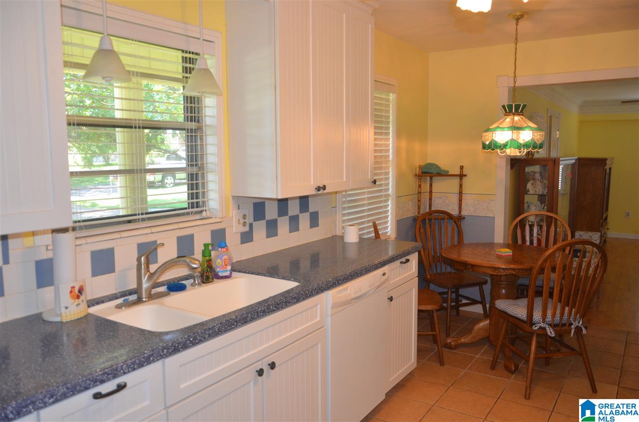 628 Cambridge Road Bessemer, AL 35023 - Photo 2 of 29