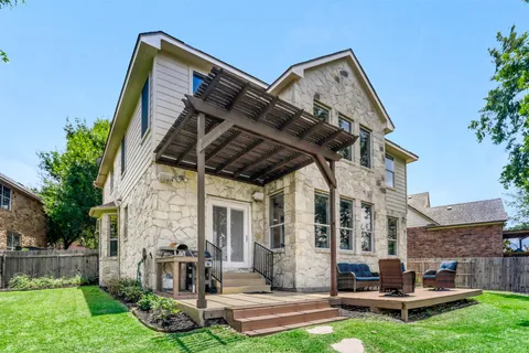 a house view with sitting space and garden space