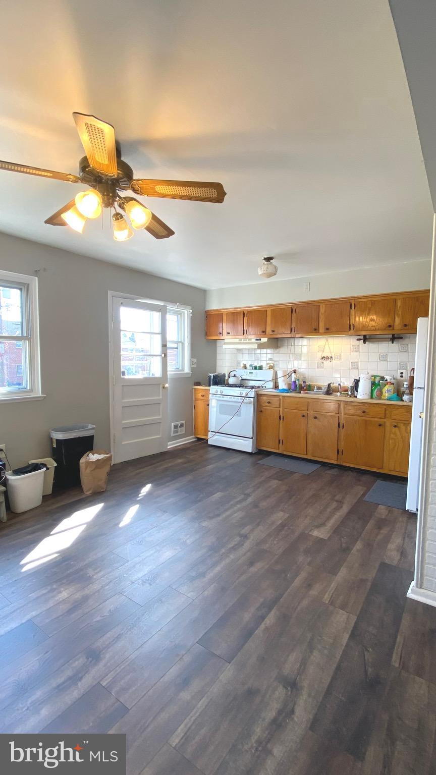 641 South Wickham Road Baltimore, MD 21229 - Photo 7 of 22
