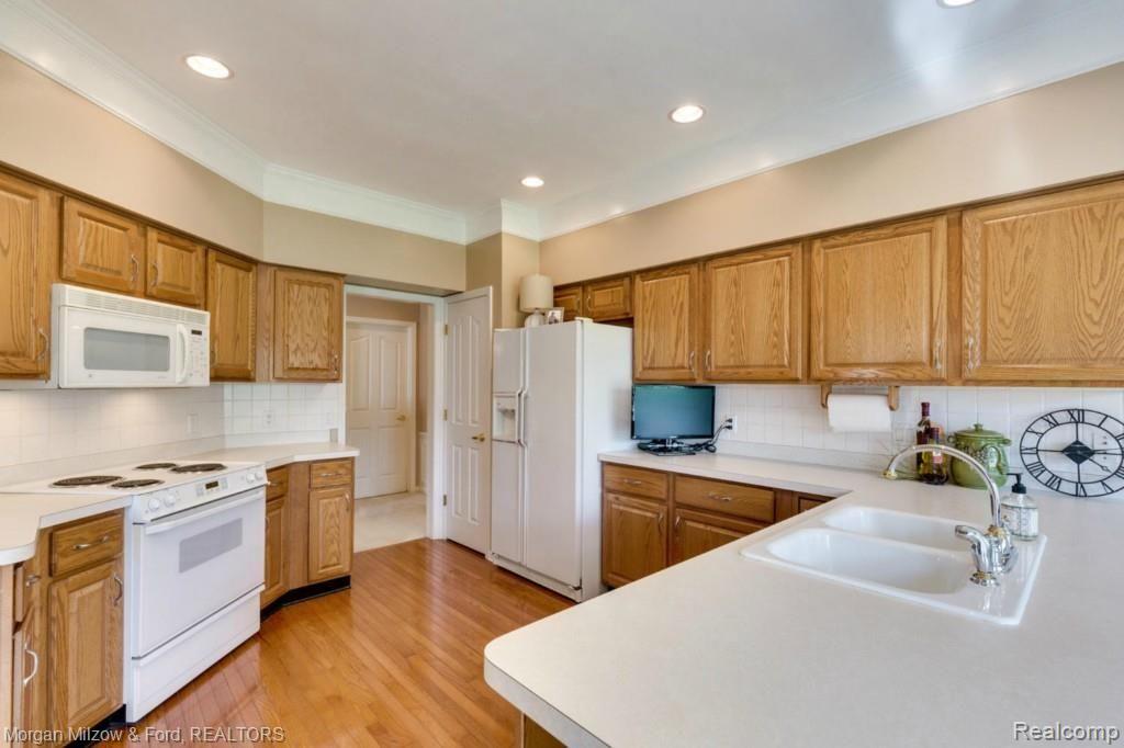 1958 Catlin Drive, Unit 4 Rochester, MI 48306 - Photo 11 of 35 Gallery Image 11