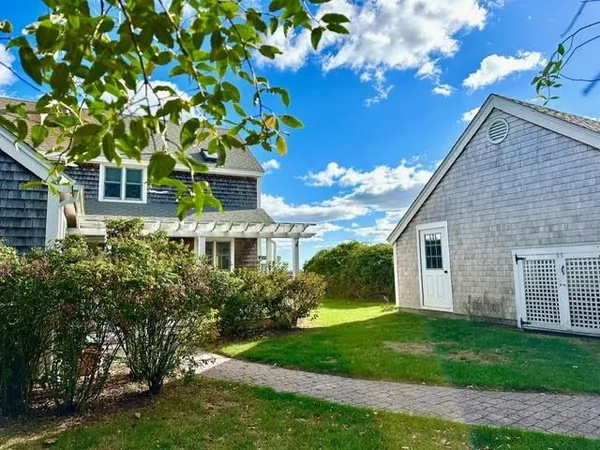 $1,895,000 | 1202 West Side Road, Block Island, RI 02807