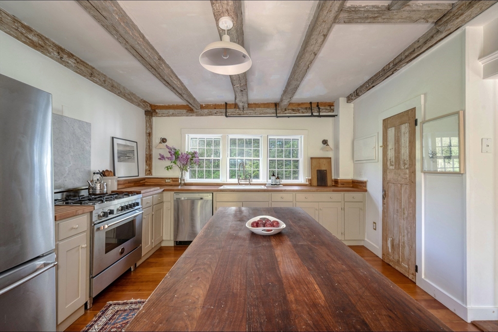 336 Broadway Hanover, MA 02339 - Photo 12 of 35