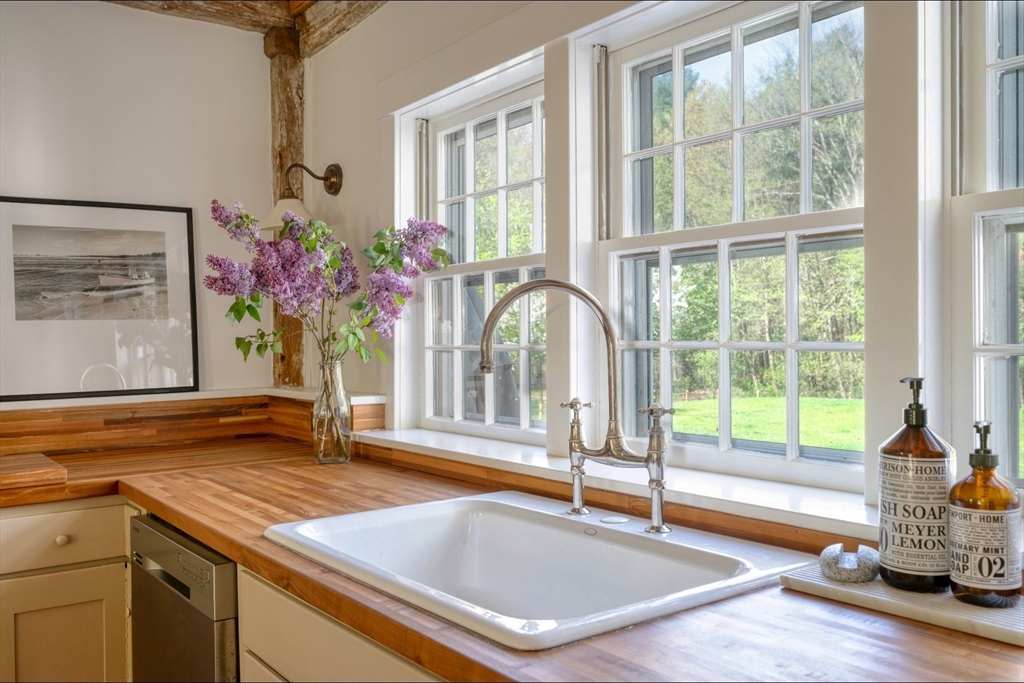 336 Broadway Hanover, MA 02339 - Photo 13 of 35