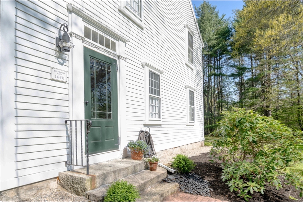 336 Broadway Hanover, MA 02339 - Photo 3 of 35