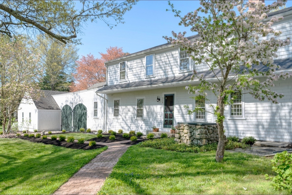 336 Broadway Hanover, MA 02339 - Photo 4 of 35